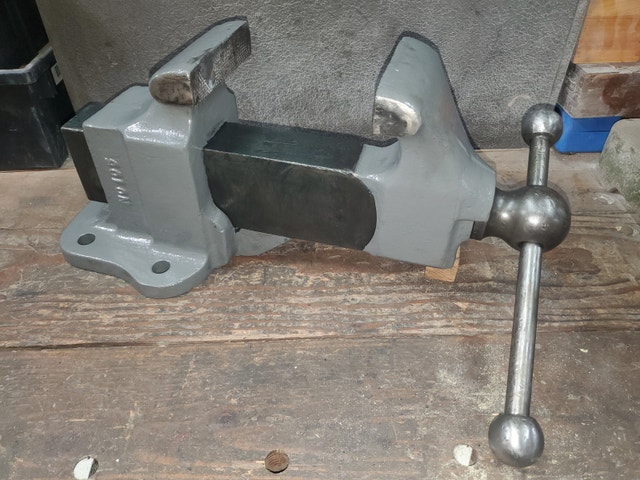 Reed 105 - Big 5 inch wide vise