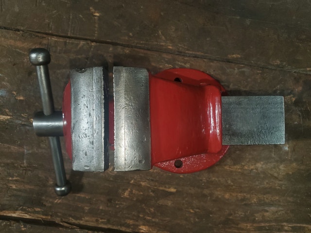 RAE 2-1/2 inch Vise - photo 3
