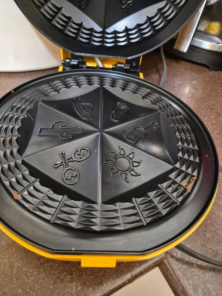 RIVAL LARGE QUESADILLA MAKER – TESTED & WORKING - photo 3