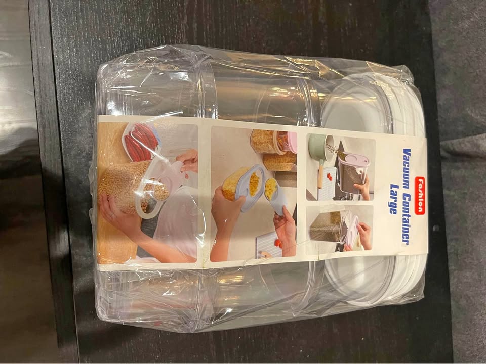 Plastic containers