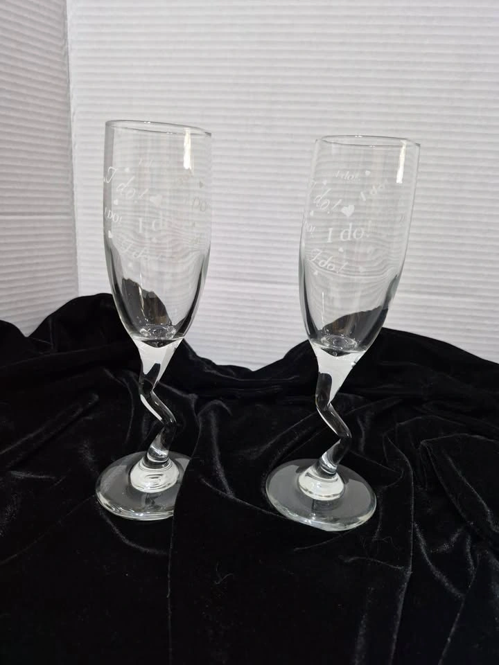Vintage “I Do!” Wedding Champagne Flutes – Pair - photo 4