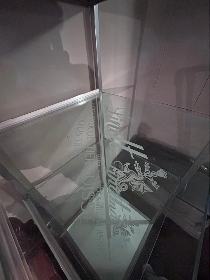 Vertical Glass Display / Showcase / Storage - photo 3