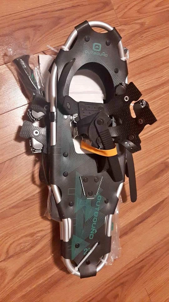 Outbound 25-Inch Snowshoes with Poles