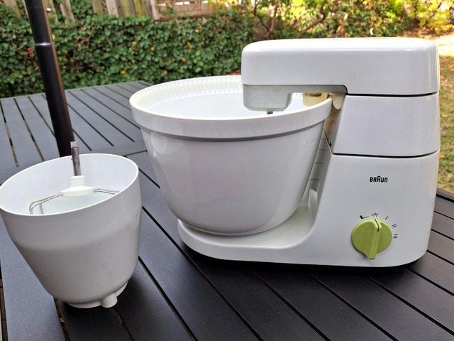Braun KM32 Stand Mixer Made in Germany - 2 Bowls