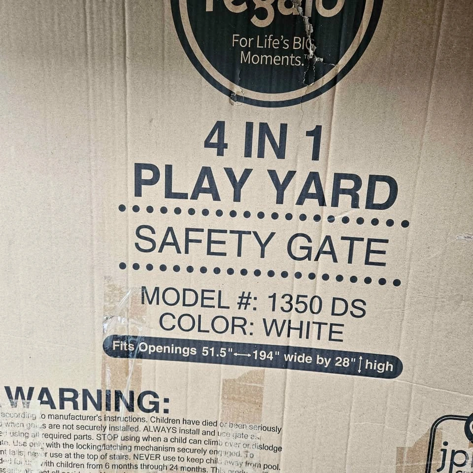 Regalo 4 in 1 play yard safety gate - photo 2