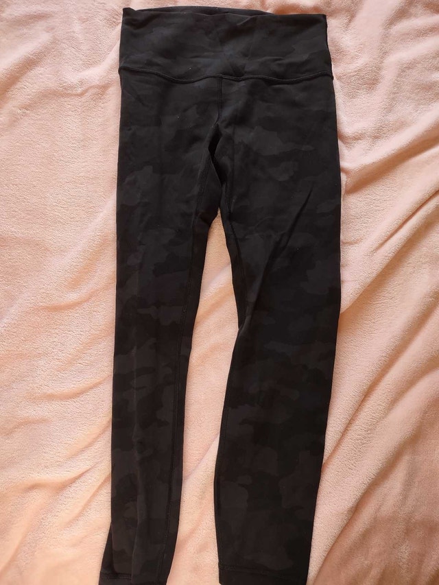 Lululemon leggings size 8