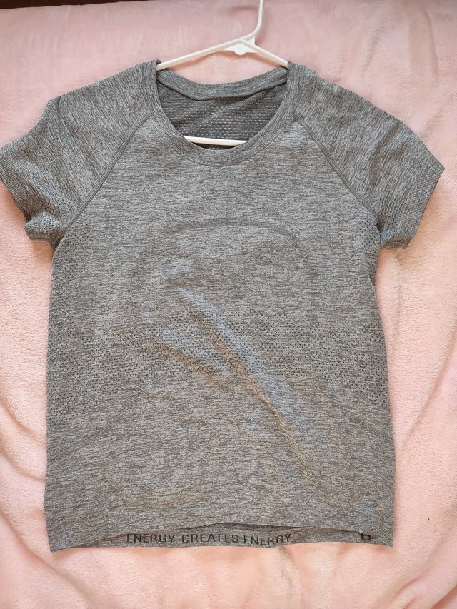 Lululemon swiftly tech shirt grey size 6