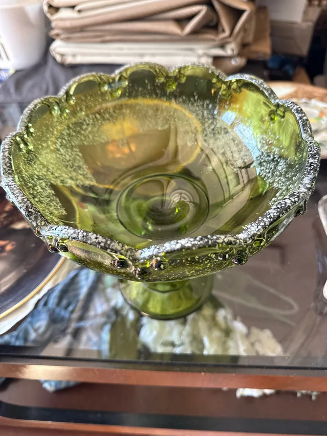 Green Glass Pedestal Bowl image indicator(2)