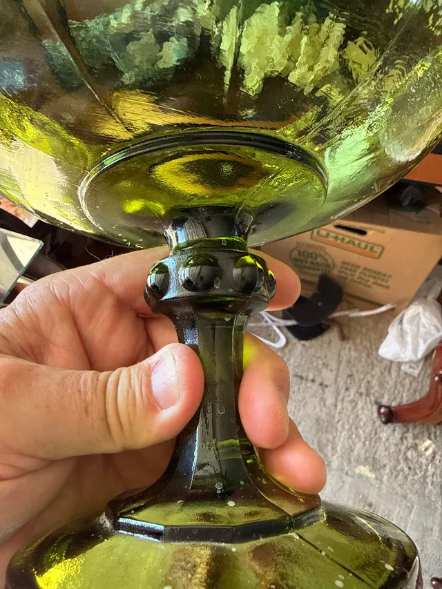 Green Glass Pedestal Bowl image indicator(3)