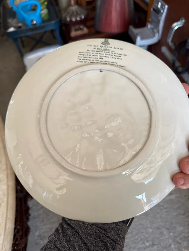 Royal Doulton Plate: The Old Balloon Seller image indicator(2)