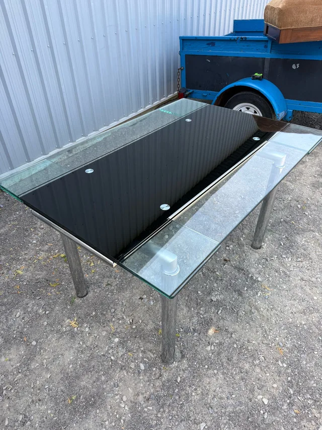 Structube Glass Dining extendable Table image indicator(4)