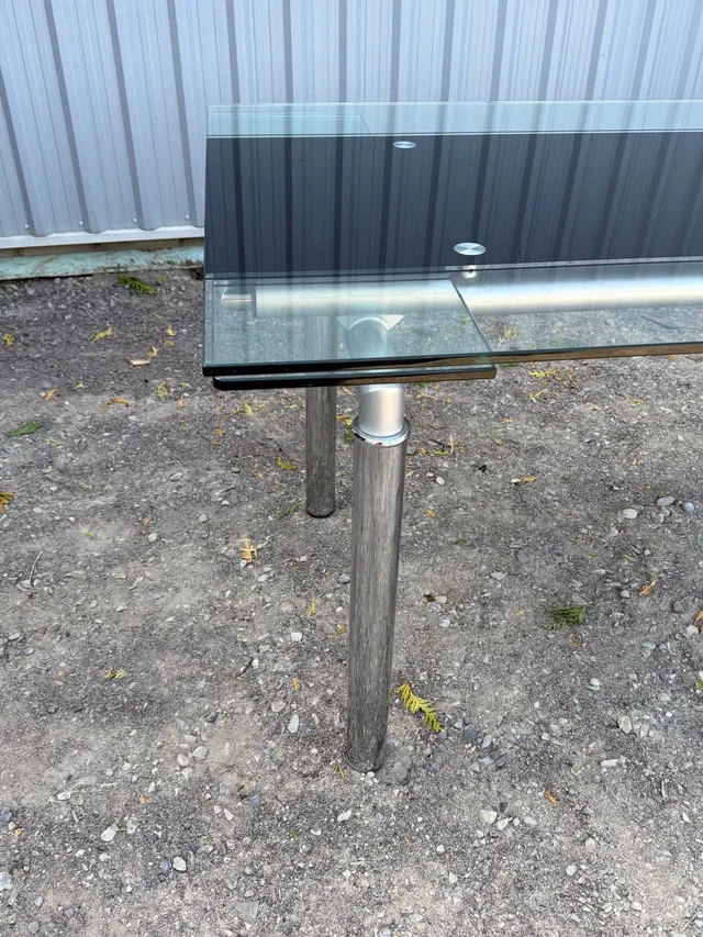 Structube Glass Dining extendable Table image indicator(5)