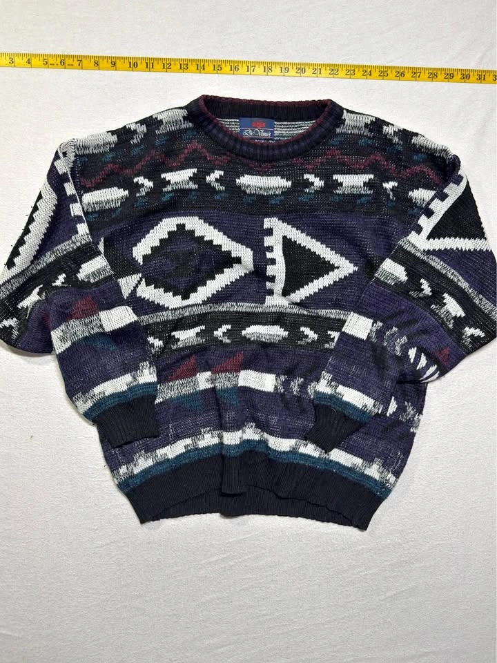 De Vono's Vintage Geometric Knit Sweater