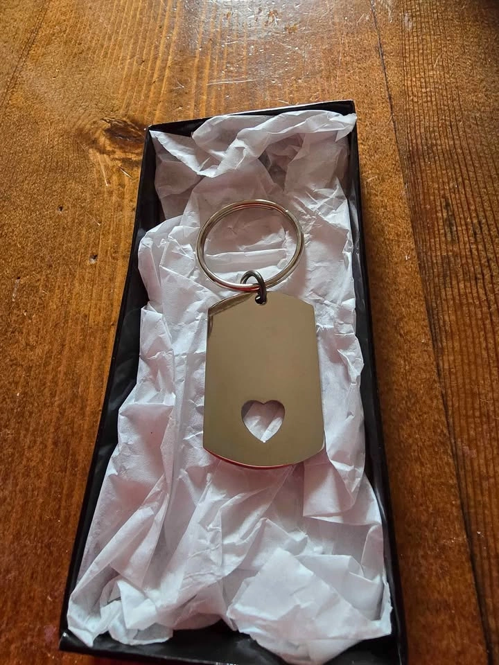 Silver Heart Cutout Metal Keychain - photo 3
