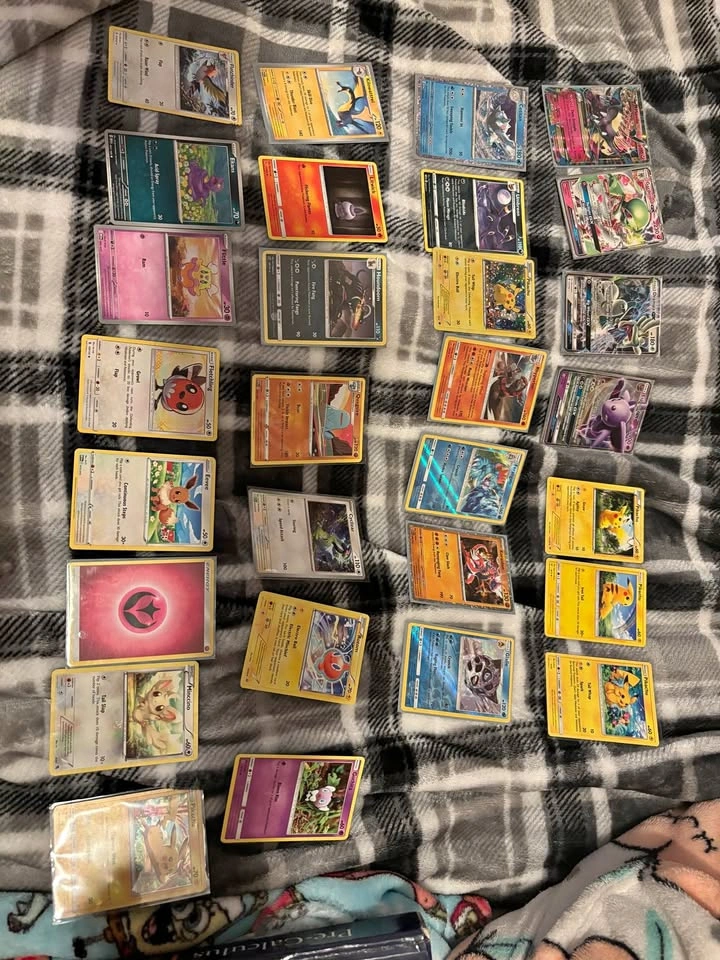 Pokemon cards lot