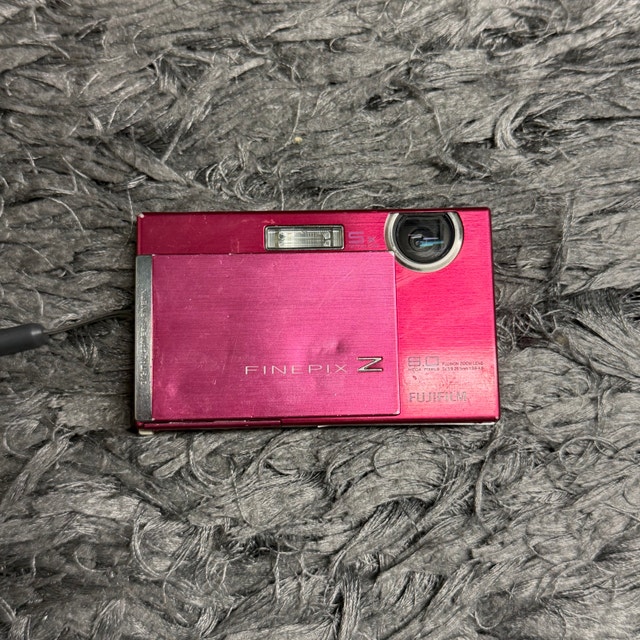 Fujifilm FinePix Z Compact Digital Camera - Magenta Pink - photo 3