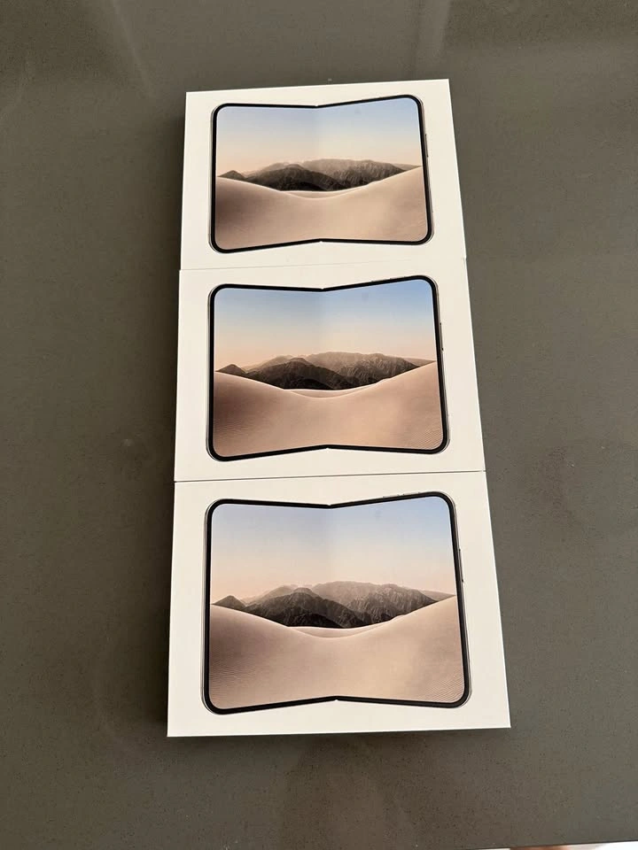 iPhone Duo - Brand New Sealed - Star White - 256GB