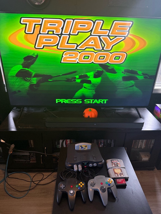 N64 console 2 controllers 3 games - photo 4