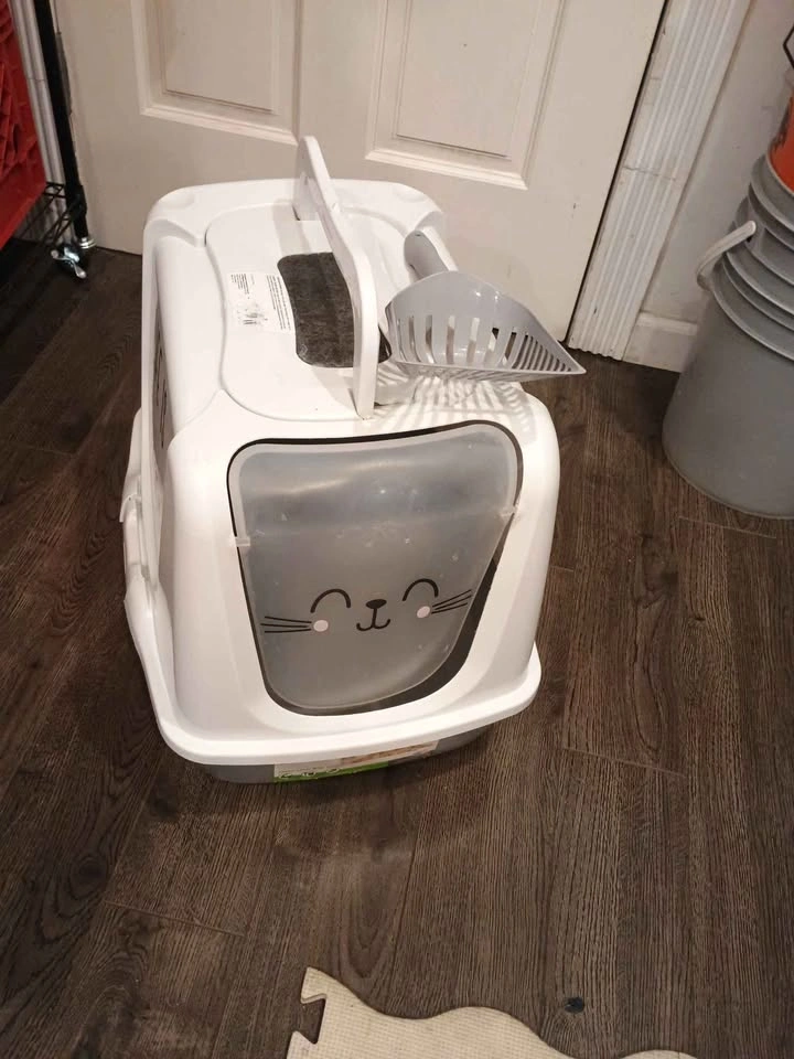 Covered Cat Litter Box - photo 2