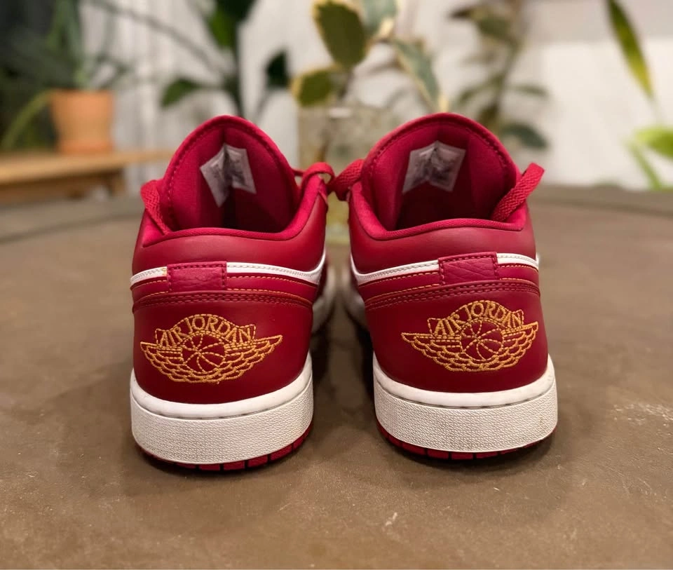 Air Jordan 1 Low Red - photo 3