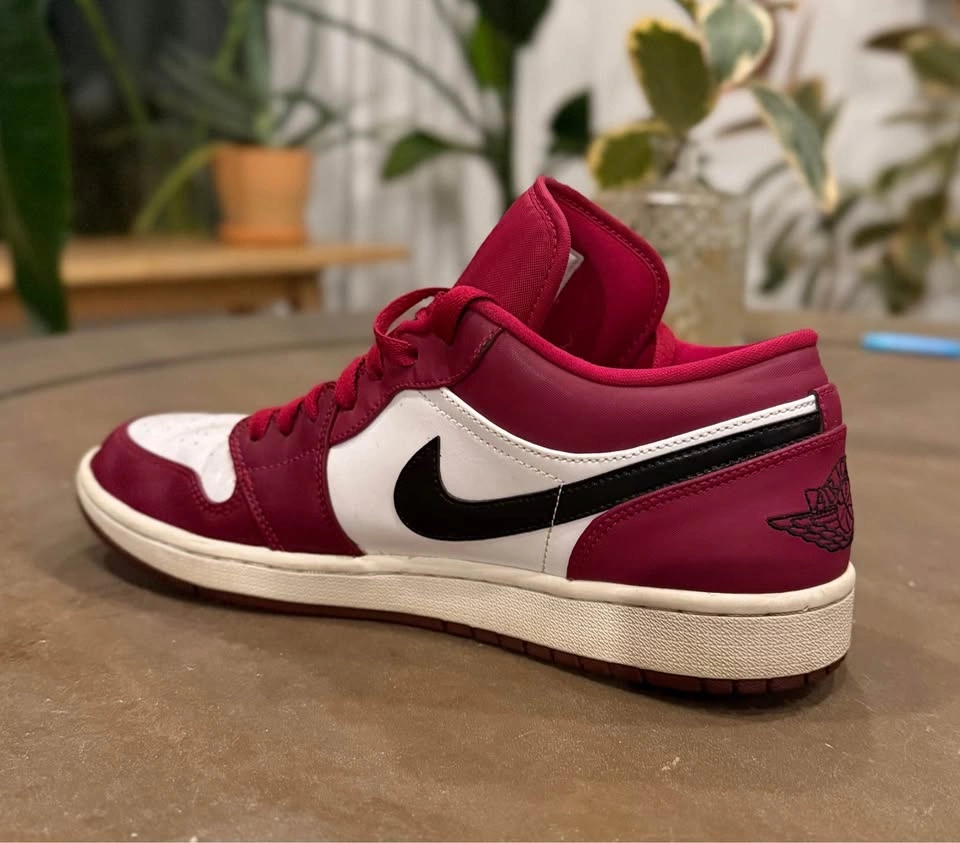 Nike Air Jordan 1 Low - Red and Black - photo 2