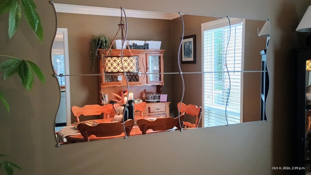 MIRRORED WALL TILES