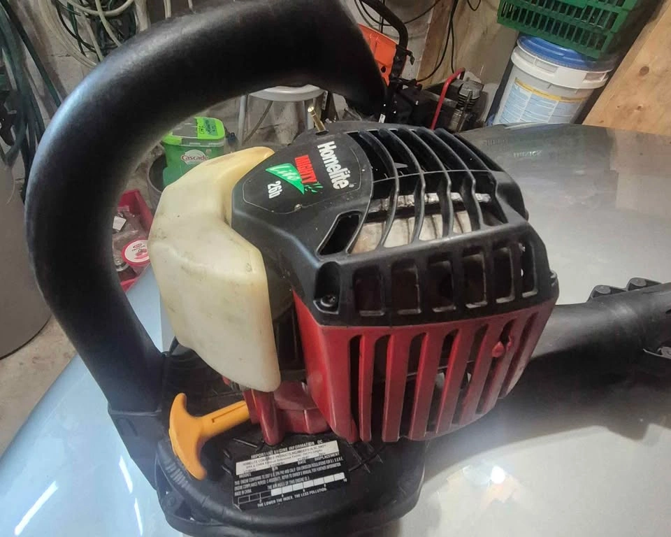 Homelite Mighty Lite 26b Gas Leaf Blower - photo 2