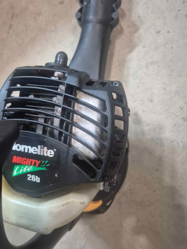 Homelite Mighty Lite 26b Gas Leaf Blower - photo 4