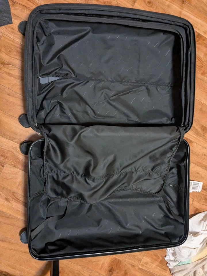Hardside Spinner Suitcase - photo 3