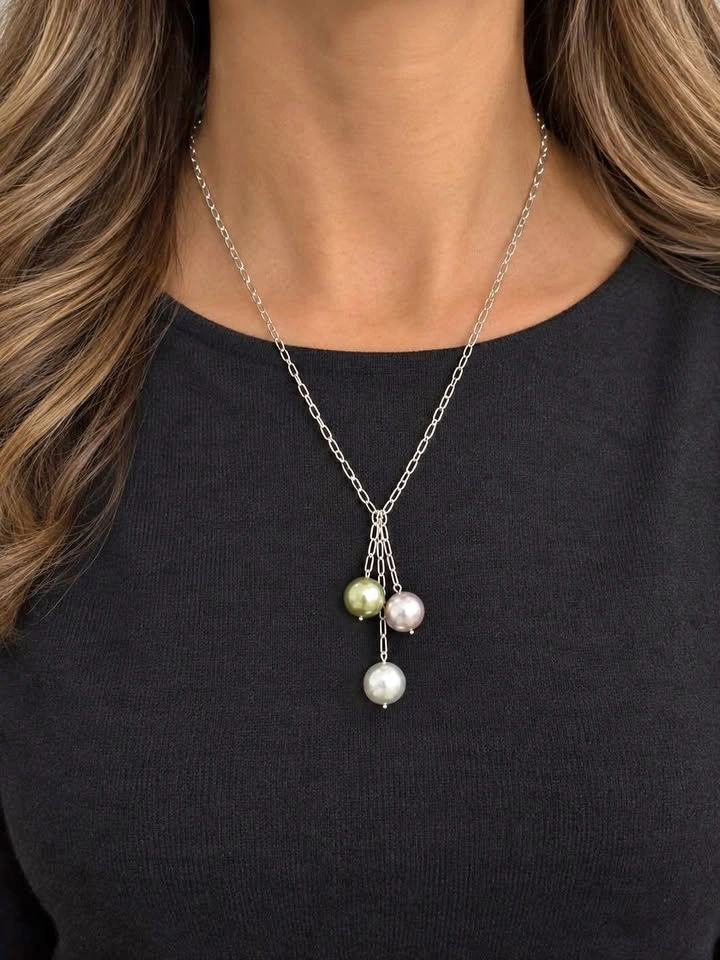 Rhinestone pearl necklace