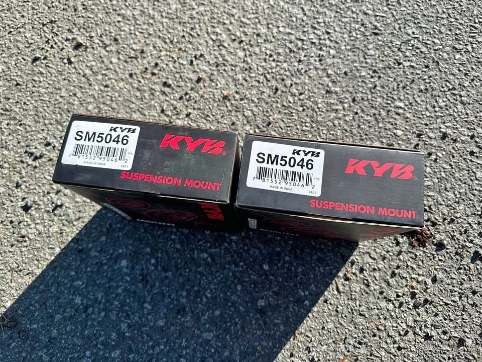 KYB SM5046 Strut Mount