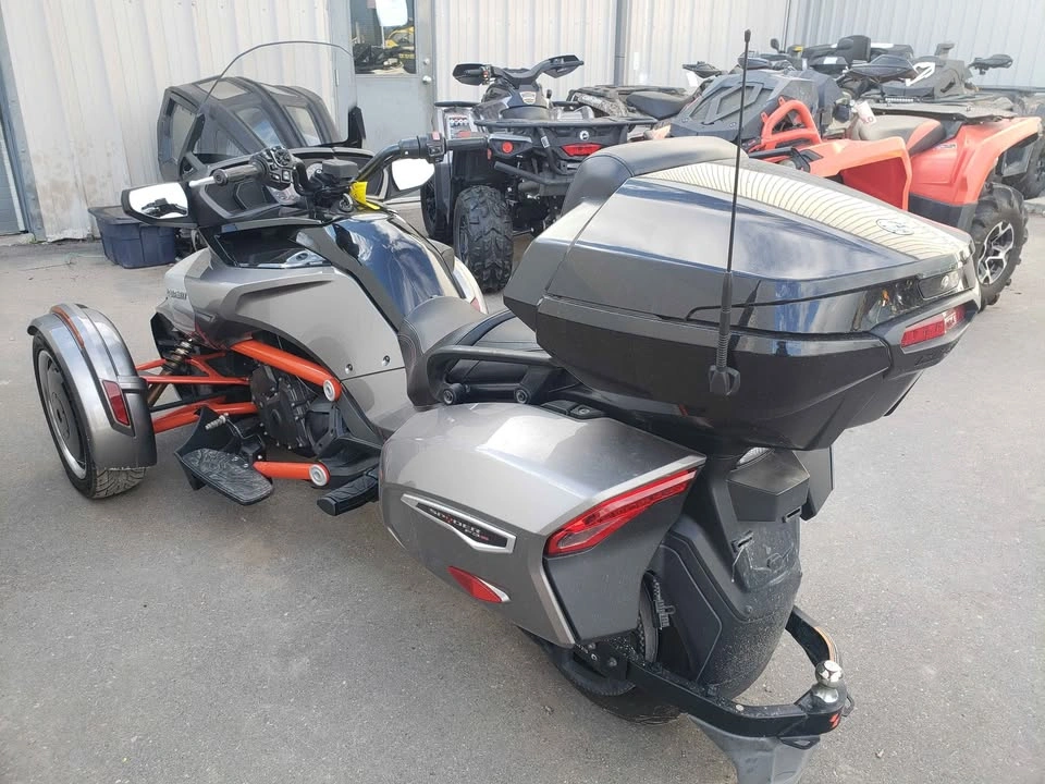 2016 Can-Am Spyder - photo 3