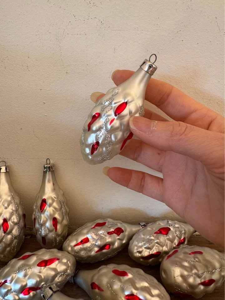 Vintage 1950s–60s Glass Pinecone Christmas Ornaments – Set of 11 - photo 3