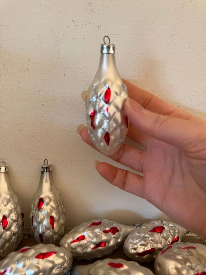 Vintage 1950s–60s Glass Pinecone Christmas Ornaments – Set of 11 - photo 5