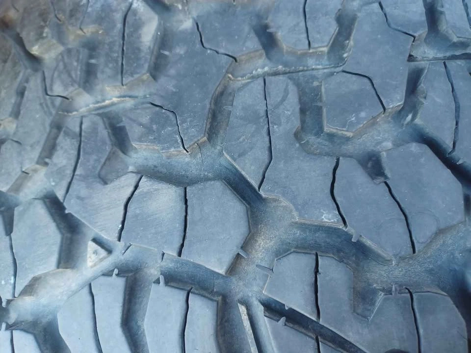 4 GOODRIDGE LT285/65R20 TIRES $180 TOTAL - photo 4