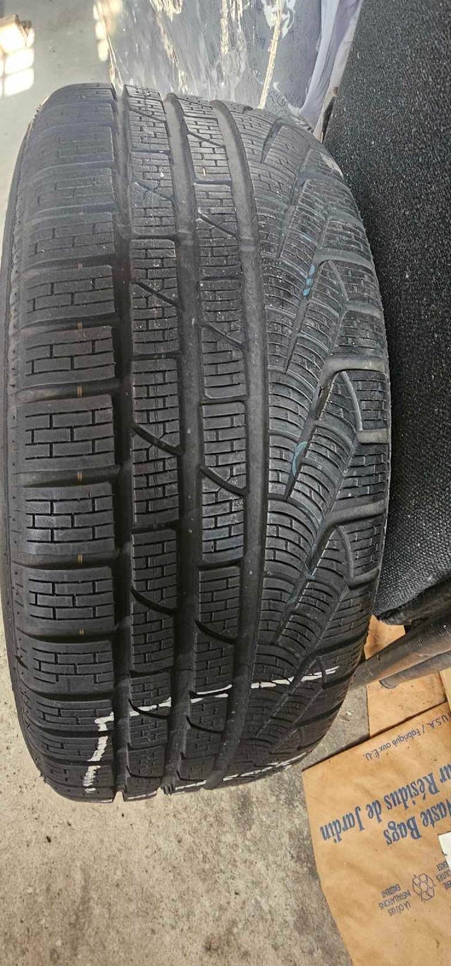 BMW OEM 17” Rims & Pirelli Run-Flat Winter Tires (225/50R17) - photo 2
