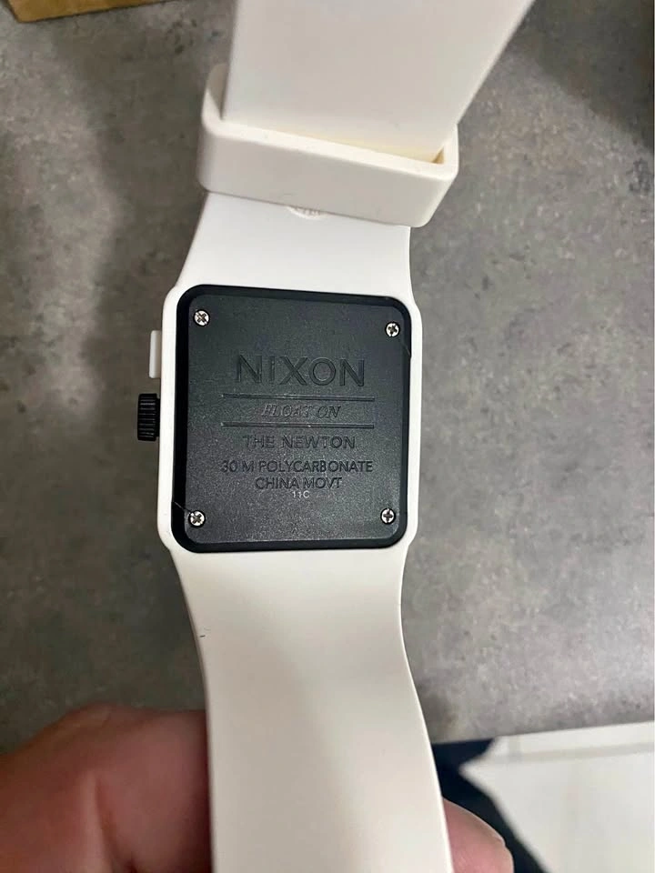 Nixon The Newton Float On White Black