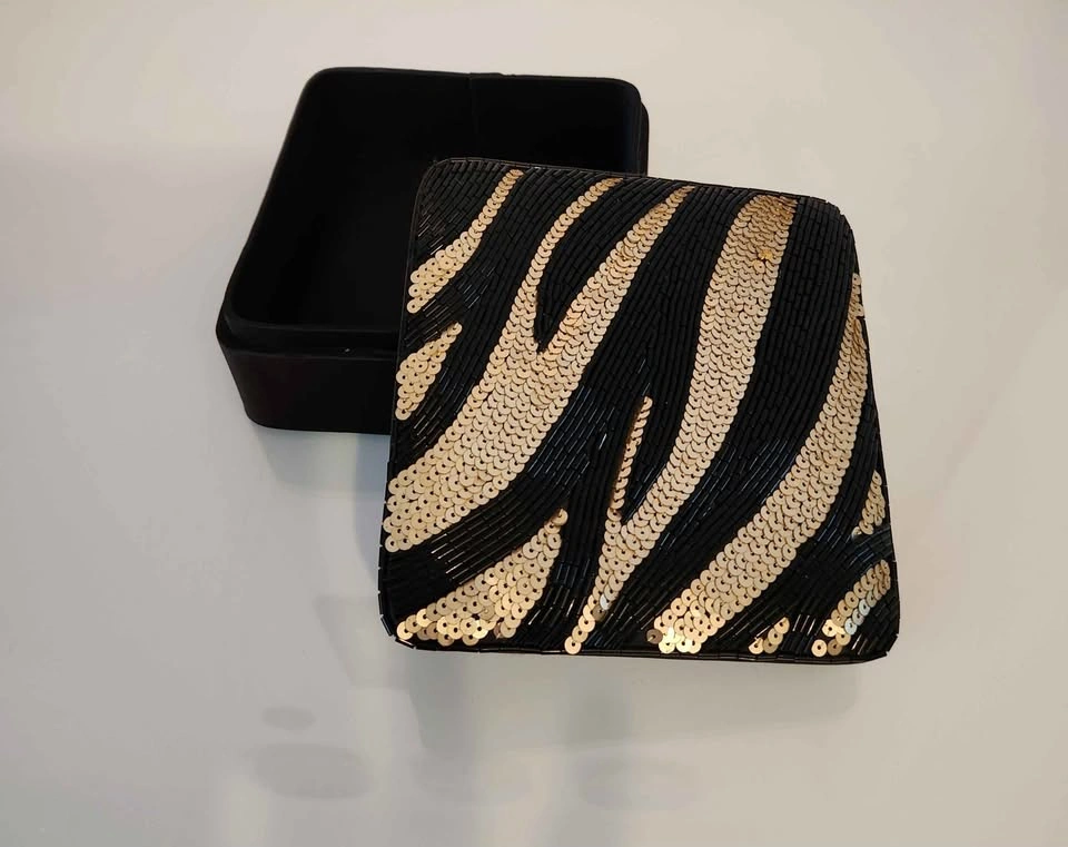 Vintage Beaded Jewellery Box - photo 2
