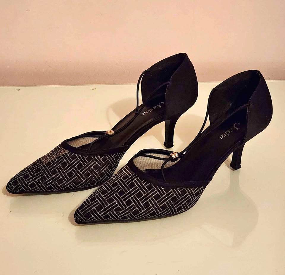 Women's Pumps (size 9M)