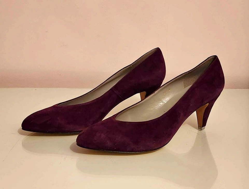 Women's Pappagallo Purple Suede Shoes (size 9 1/2M) (brand new)