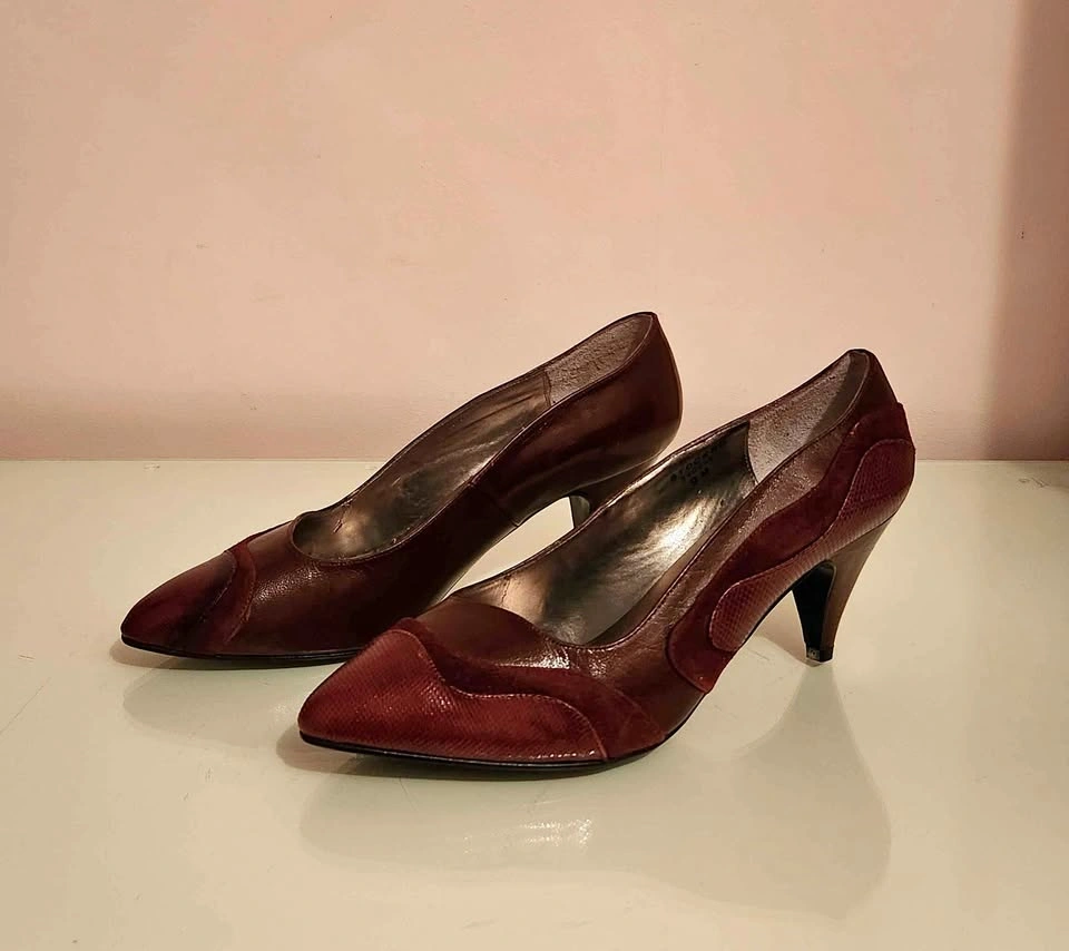 Women's Leather & Suede Shoes (size 9M) (brand new)