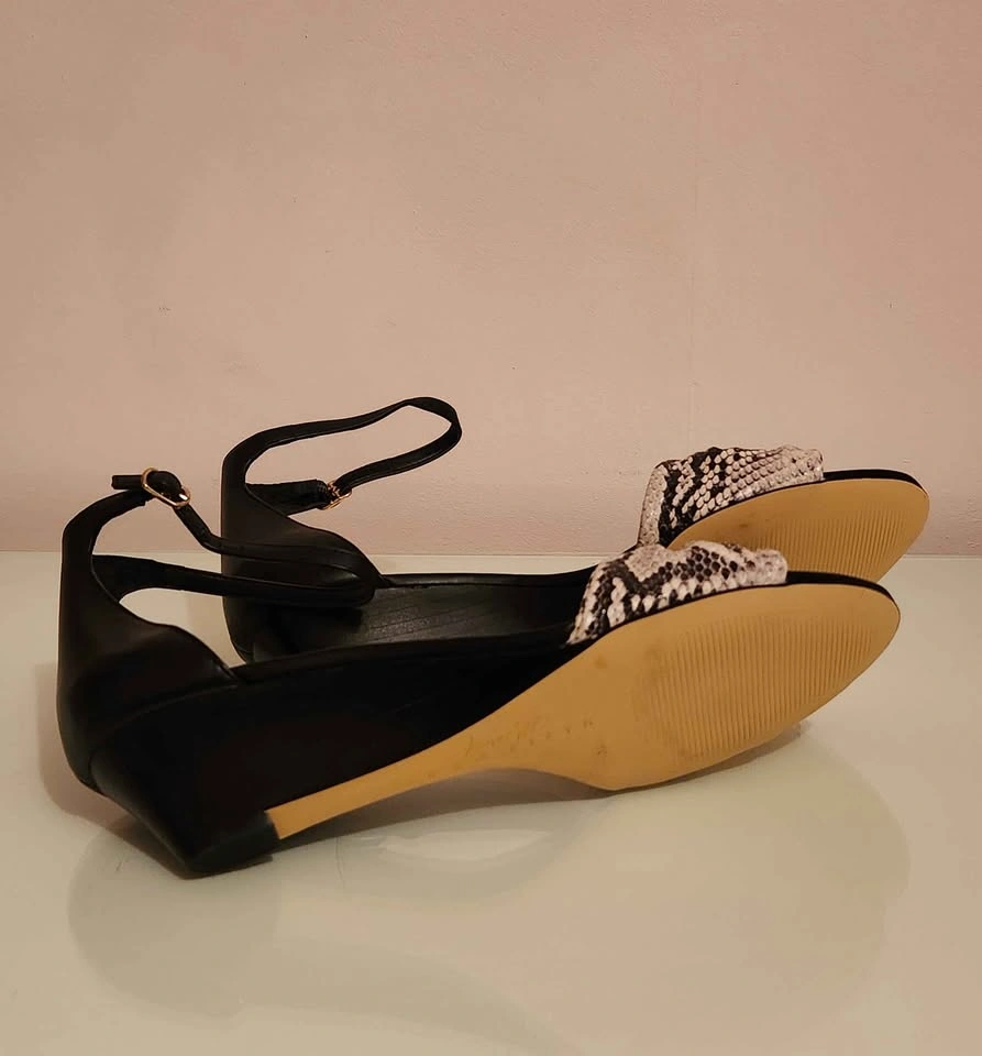Women's Leather Ankle Strap Wedge Shoes (size 9 1/2) - photo 4