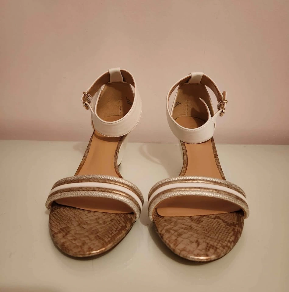 Women's Ankle Strap Wedge Shoes (size 9) (brand new) - photo 2