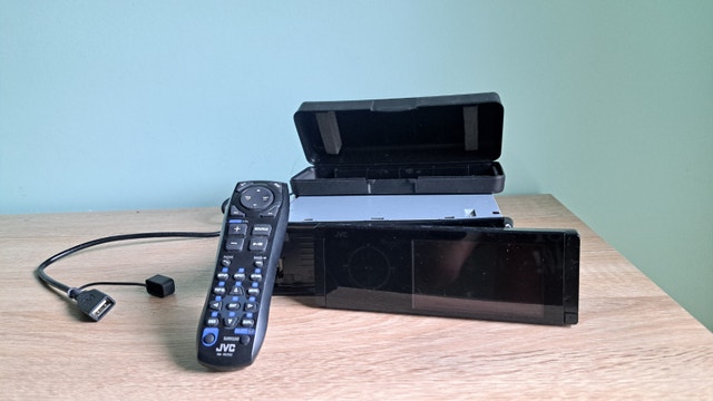JVC KD-AVX40 Single-Din Car Stereo