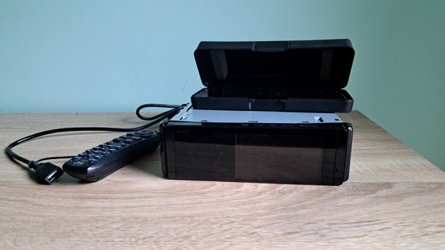 JVC KD-AVX40 Single-Din Car Stereo - photo 3