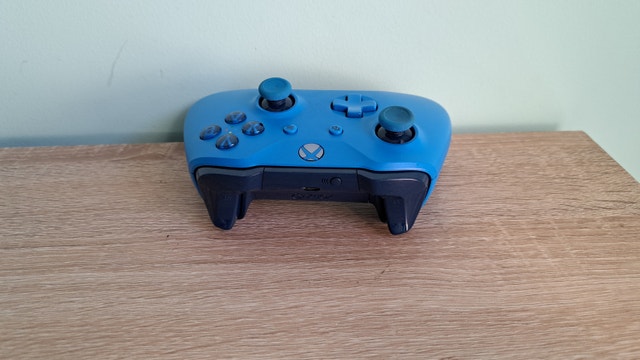 Blue Xbox Wireless Controller - photo 3