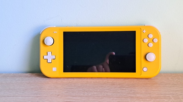 Yellow Nintendo Switch Lite - photo 2