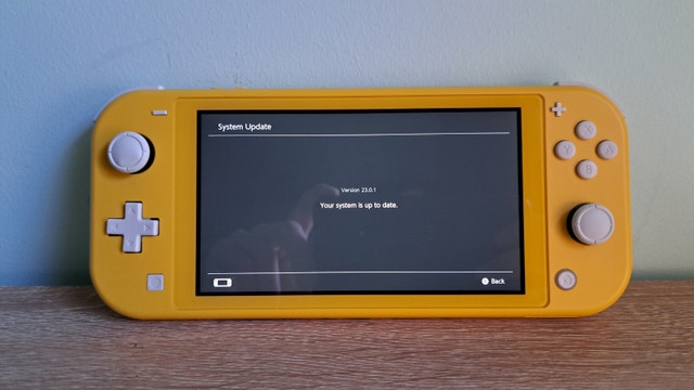 Yellow Nintendo Switch Lite - photo 4