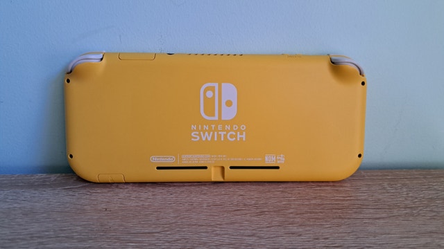 Yellow Nintendo Switch Lite - photo 5