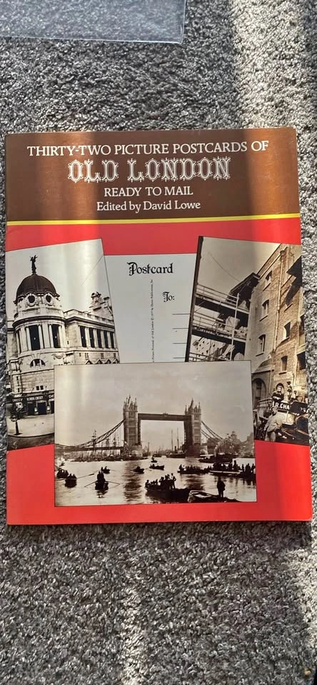 32 Picture Postcards of Old London